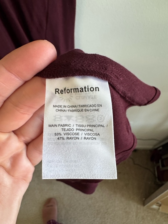 Reformation Danika midi v-neck Dress in Prune burgundy wine size Medium NWT - Picture 8 of 8